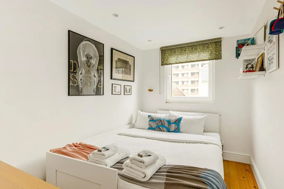 Image 5 of Lovely 3BR House with Garden in Walthamstow