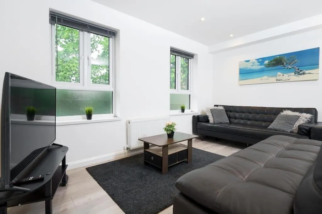 Image 3 of Lovely 3 Bed Flat in a Great Location in London