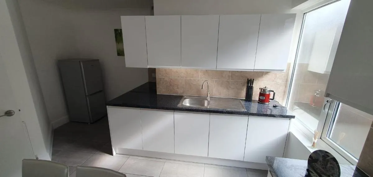 Image 3 of Lovely 3 Bedrooms Flat Near Romford Station With Free Parking