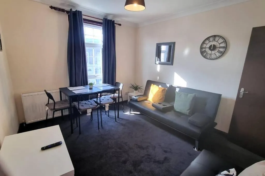 Image 4 of Lovely 3bedroom Apartment London