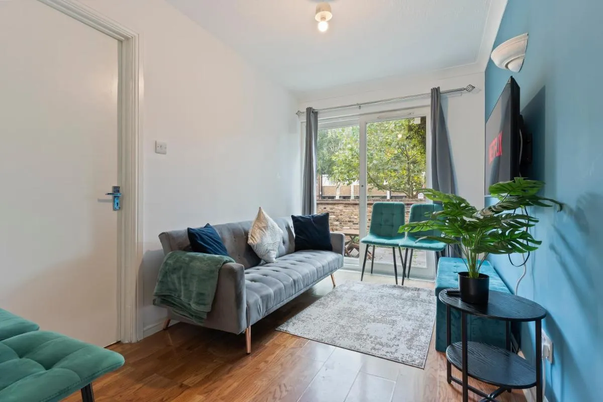 Image 5 of Lovely 4BR house in the city with Parking
