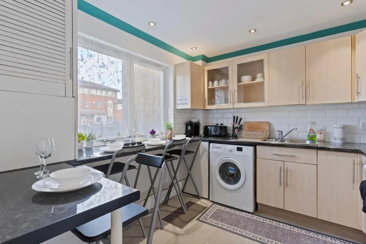 Image 4 of Lovely 4BR house in the city with Parking