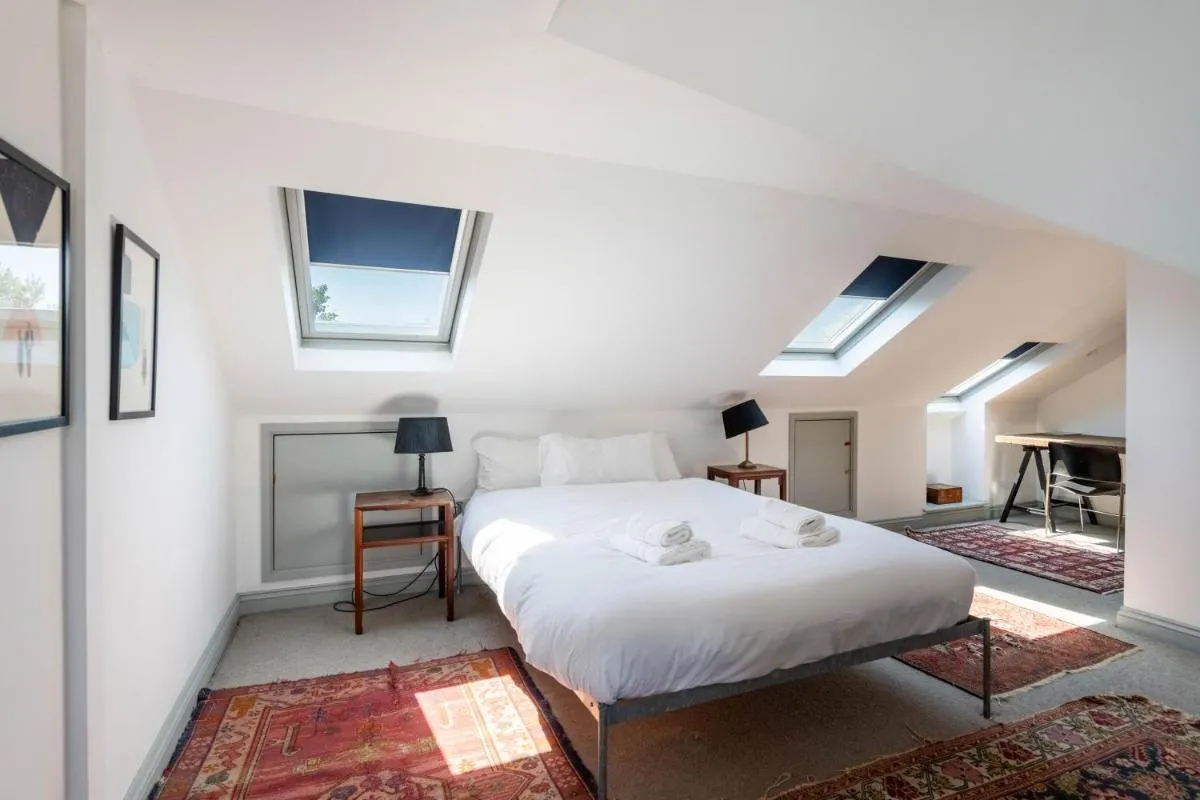 Image 5 of Lovely 4-Bedroom House near Portobello
