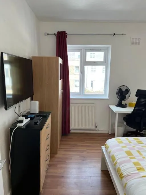 Image 5 of Lovely 4 Bedroom Spacious House in Camden Town-Central London