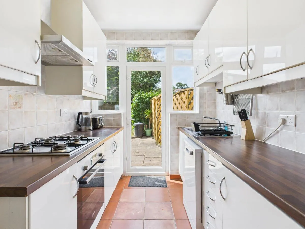 Image 4 of Lovely 4 bed Wimbledon and Parking