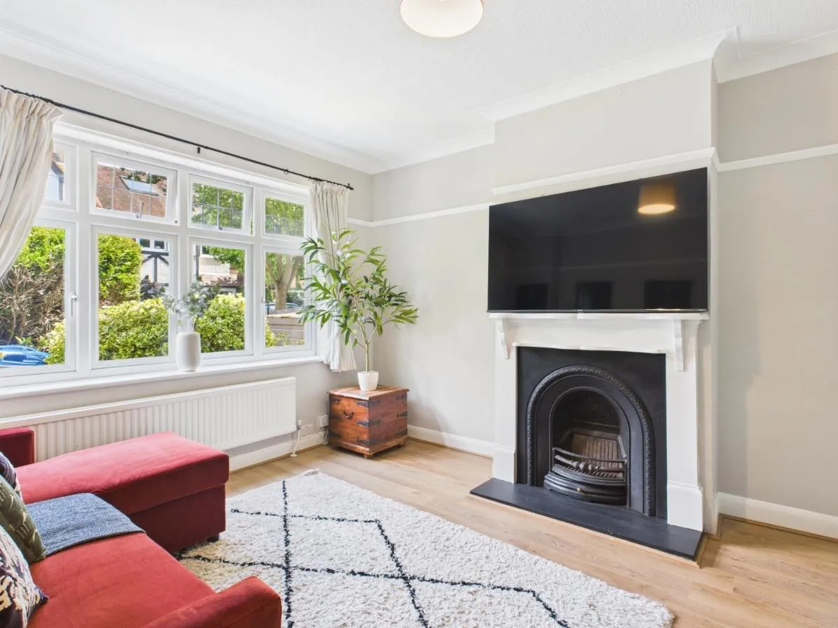 Image 5 of Lovely 4 bed Wimbledon and Parking