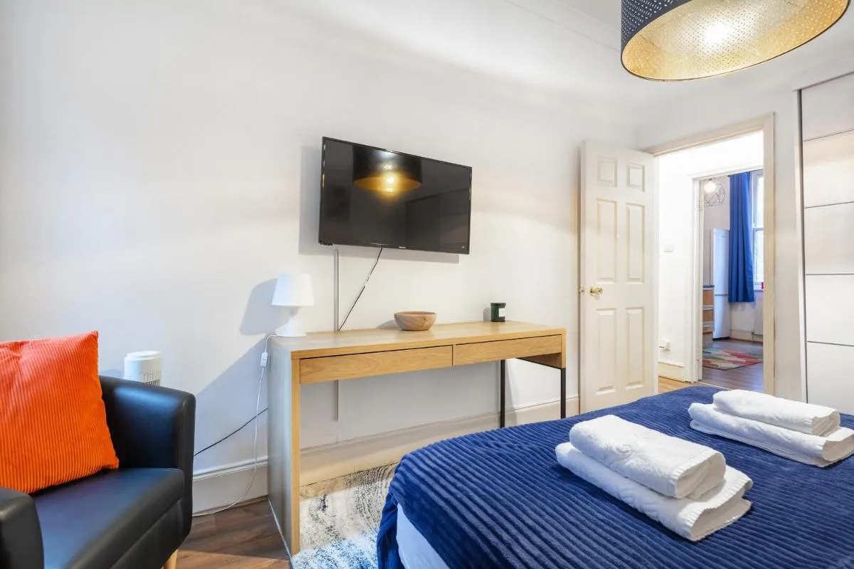 Image 5 of Lovely AirConditioned One Bed in the Heart of Covent Garden