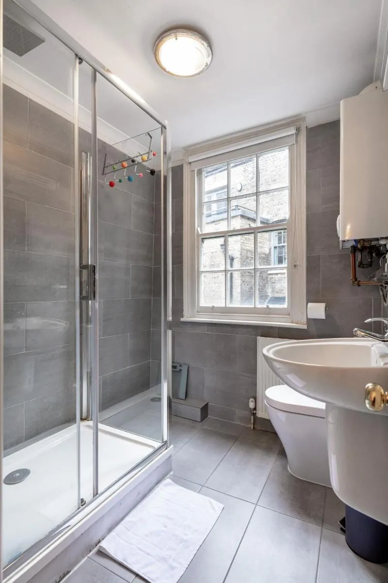 Image 4 of Lovely AirConditioned One Bed in the Heart of Covent Garden