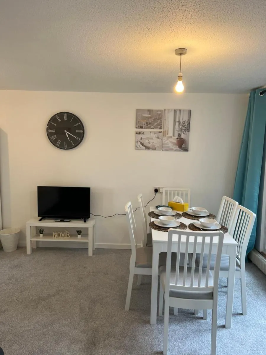 Image 3 of Lovely Entire Flat with Private Balcony in Euston-Central London