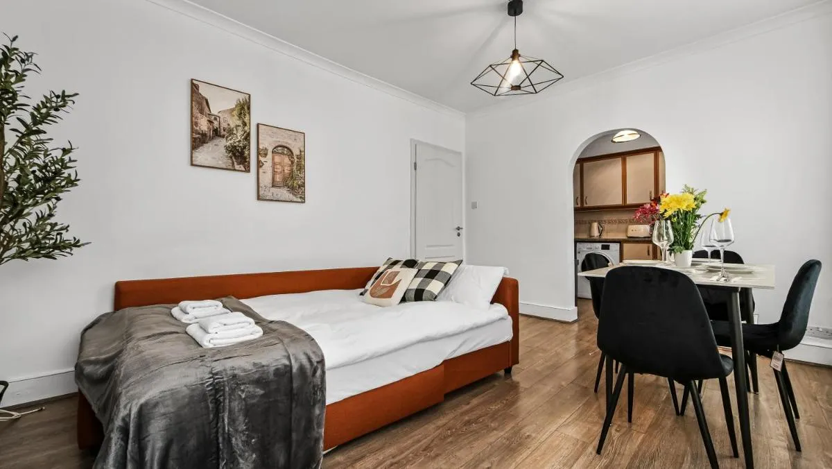 Image 2 of Lovely Flat by Emirates – 5 mins to Kings Cross St Pancras