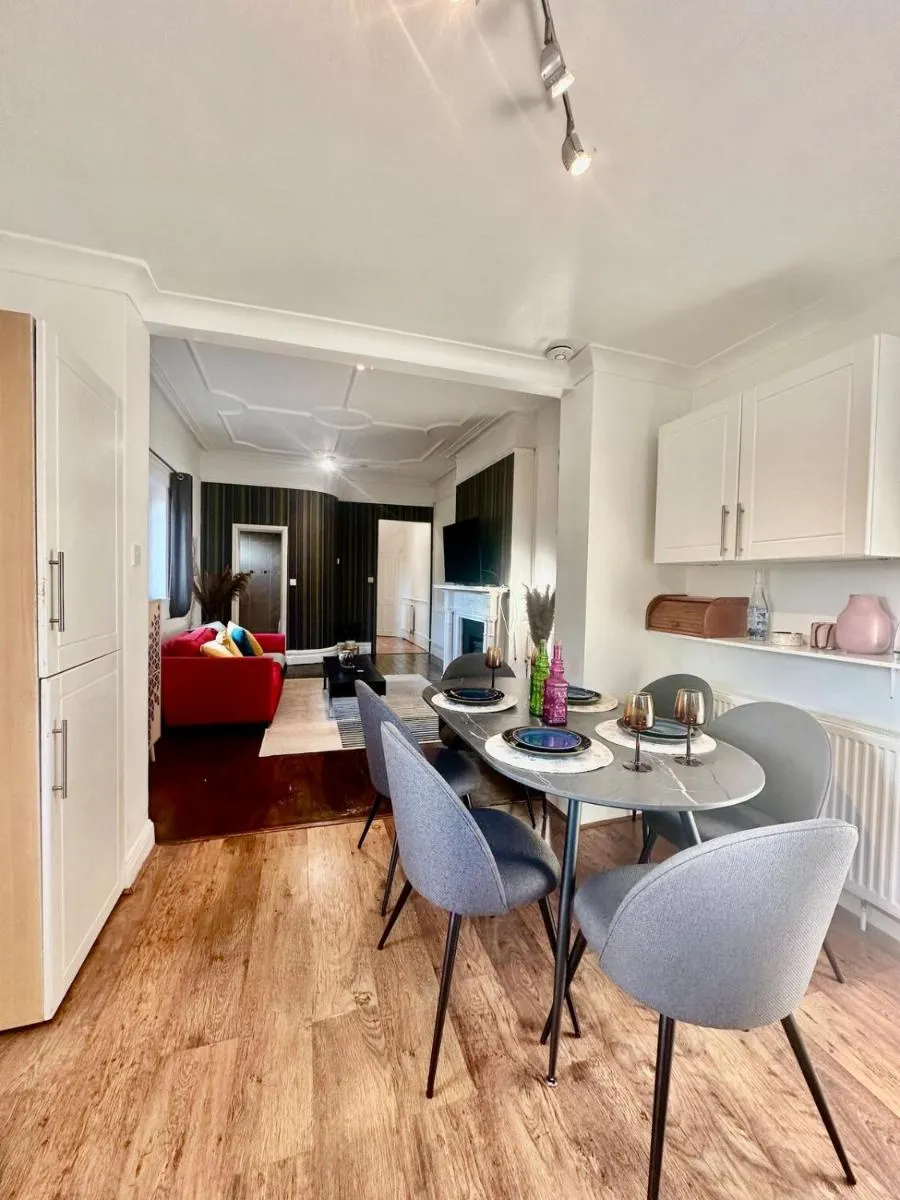 Image 3 of Lovely Flat close to Central London