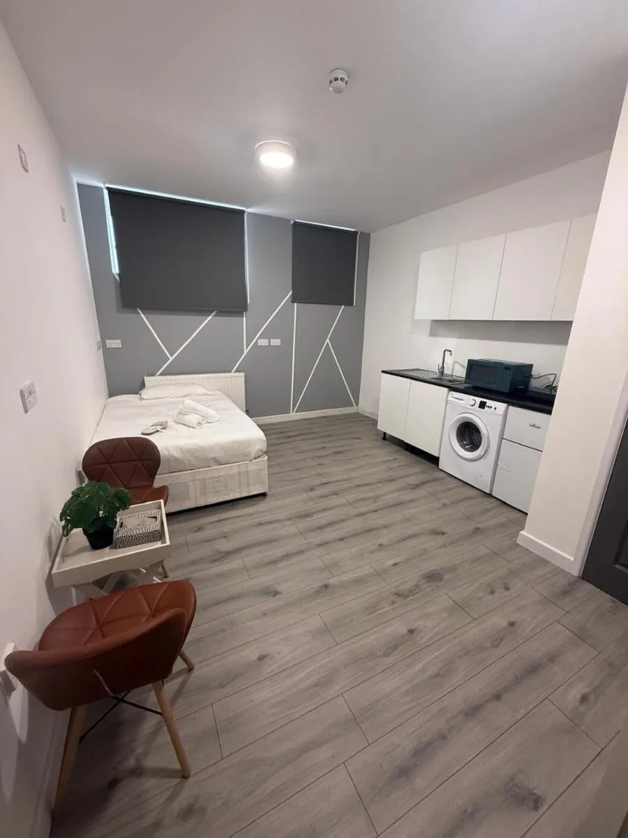 Image 4 of Lovely Studio Flat in Edgware HA8