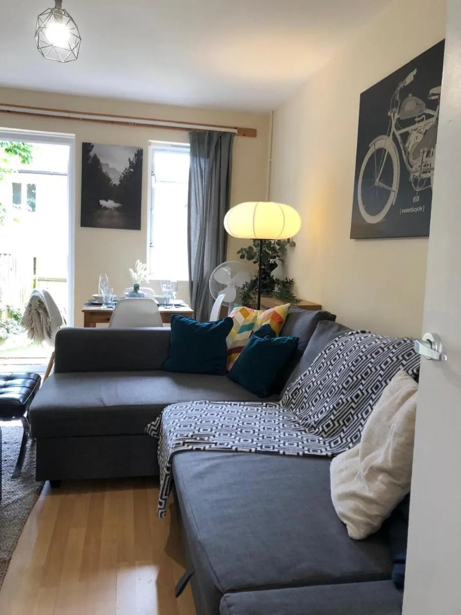 Image 3 of Lovely Townhouse with Garden and Parking in Camden Central London