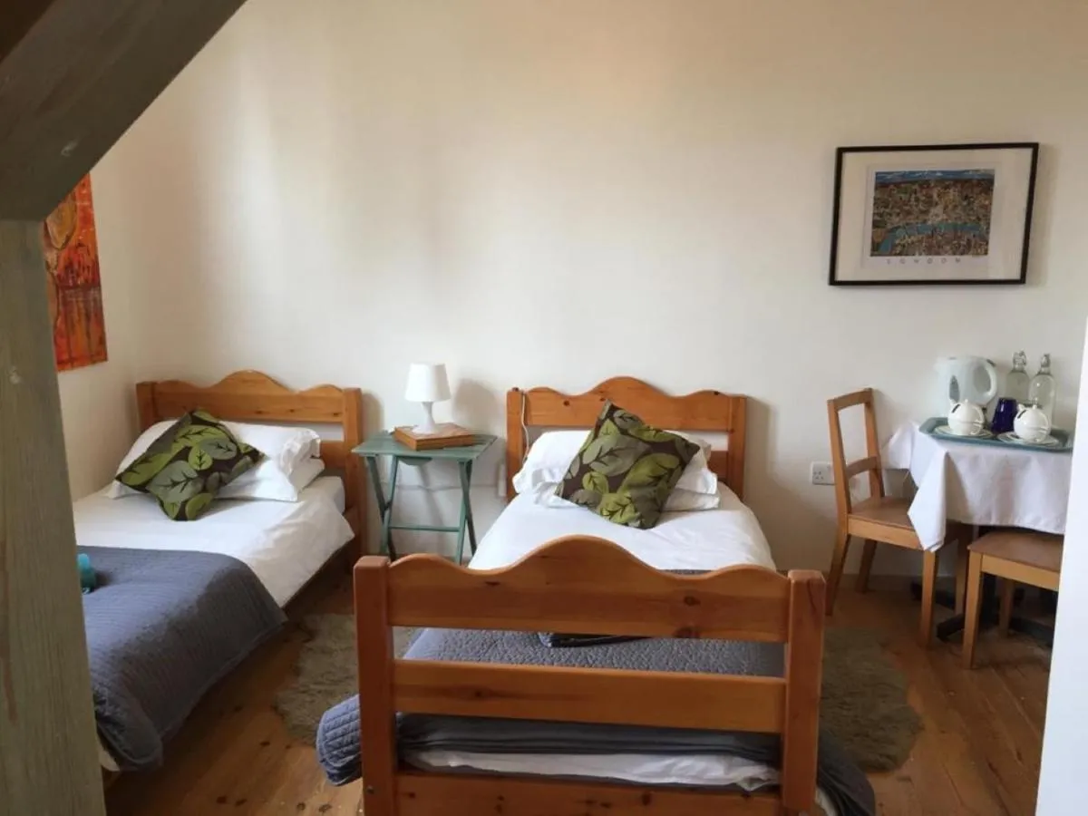 Image 5 of Lovely Twin Room with Terrace