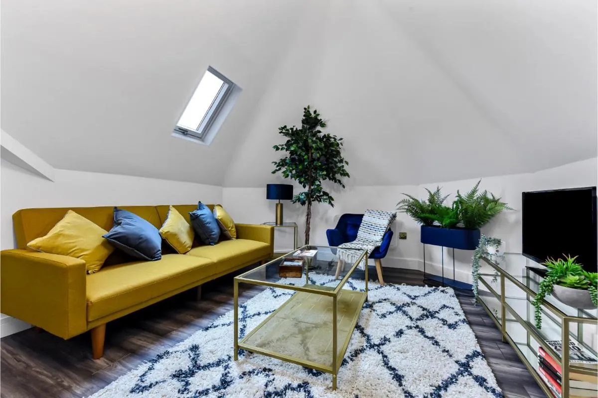 Image 3 of Lovely Two Bedroom with Ensuite Bathrooms