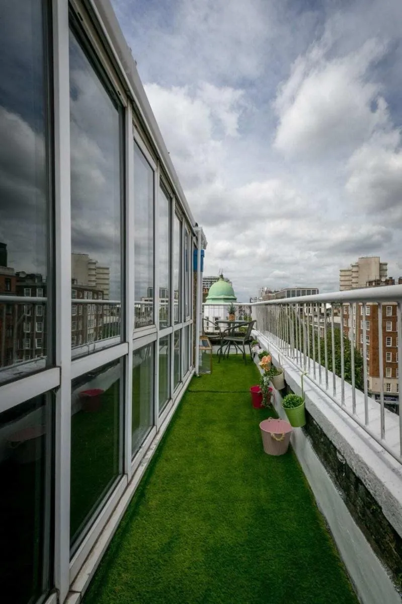 Image 4 of Lovely & Cosy 2BR 2Bath ‘Penthouse’ Steps to Hyde P