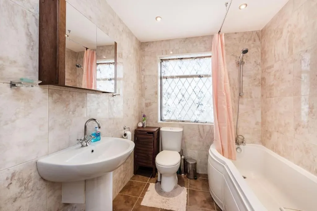 Image 3 of Lovely detached house