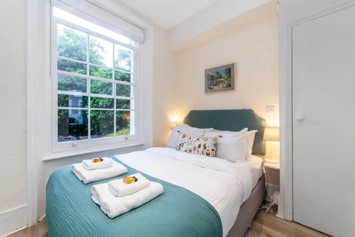 Image 4 of Lovely ground floor 1BDR flat, Notting Hill