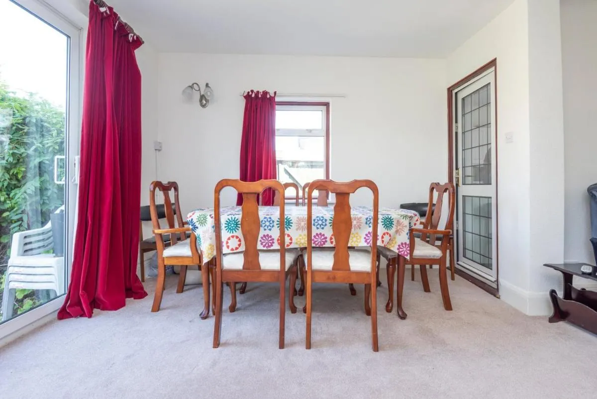 Image 3 of Lovely home in Ilford with parking