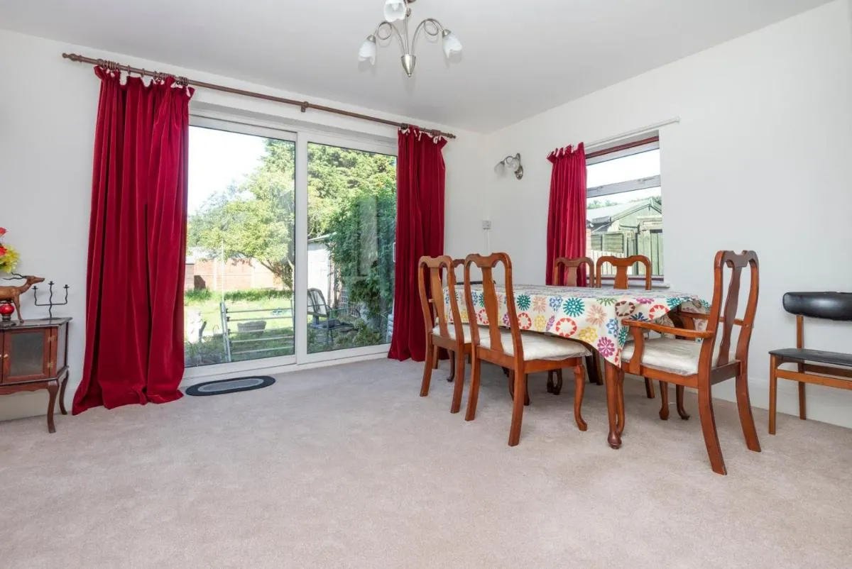 Image 4 of Lovely home in Ilford with parking