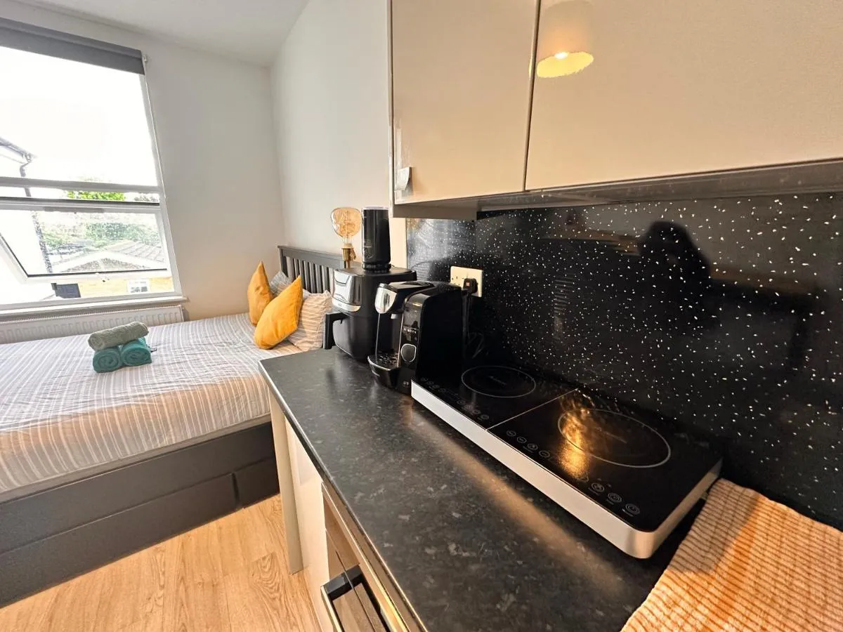 Image 4 of Lovely self contained studio now available