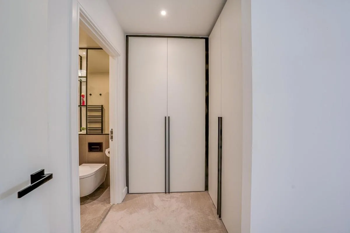 Image 3 of Lux 2 BR 2BA for 6 Wembley Stay by Plotseeker