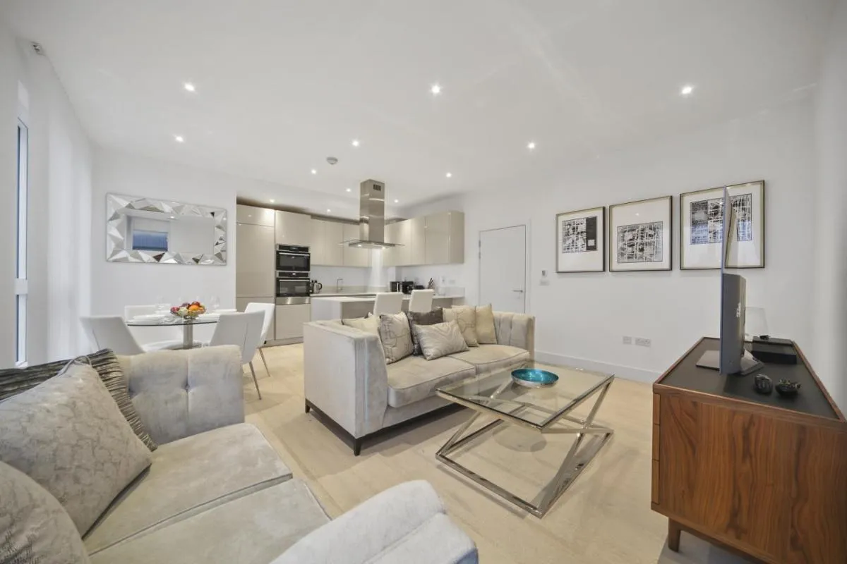 Image 3 of Lux 2 & 3 Bed Apartments in Camden Town FREE WIFI by City Stay Aparts London