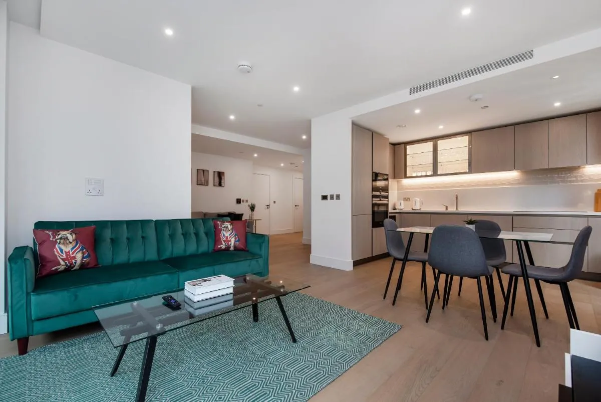 Image 3 of Lux and Large 2 bed Battersea Power Station