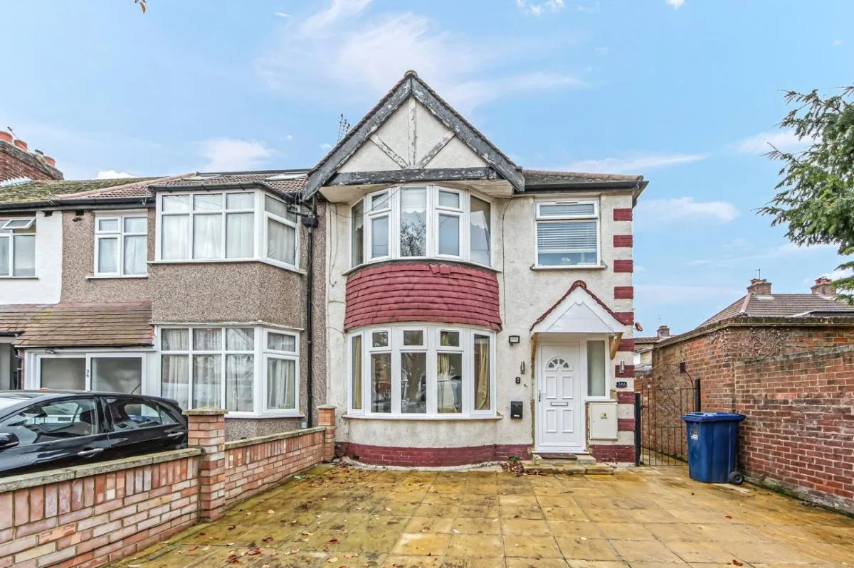 Image 5 of Lux flat- Sleep 5-2 min walk- Perivale Station