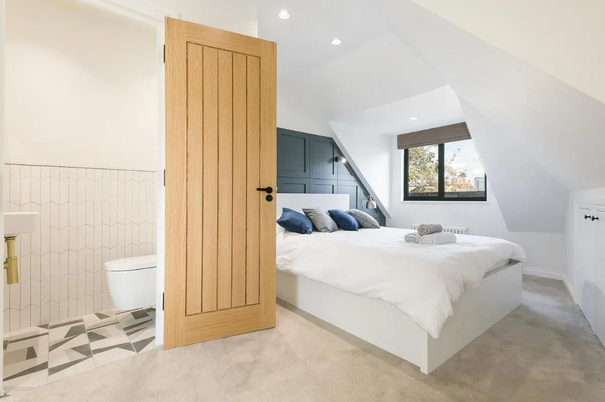 Image 5 of Luxe 2 bed – 20 minutes from Central London