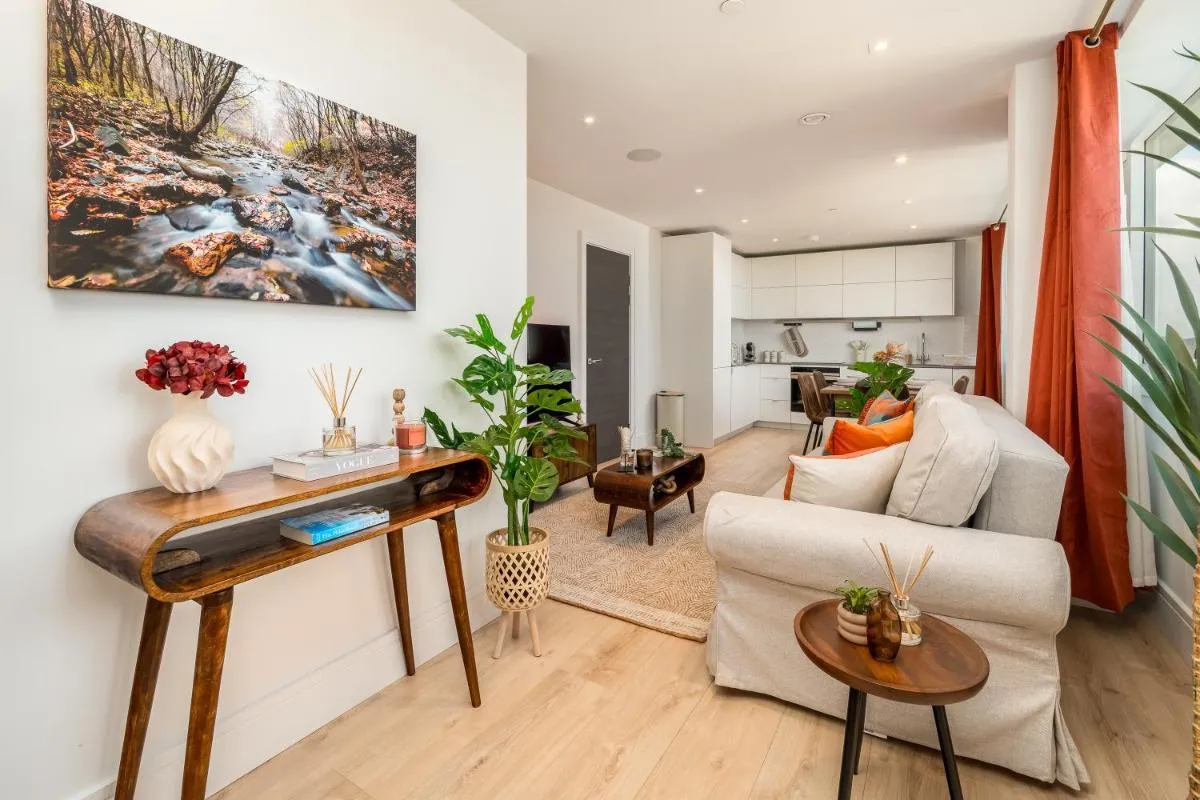 Image 4 of Luxe Apartment with Views, Gym, Game room & Cinema