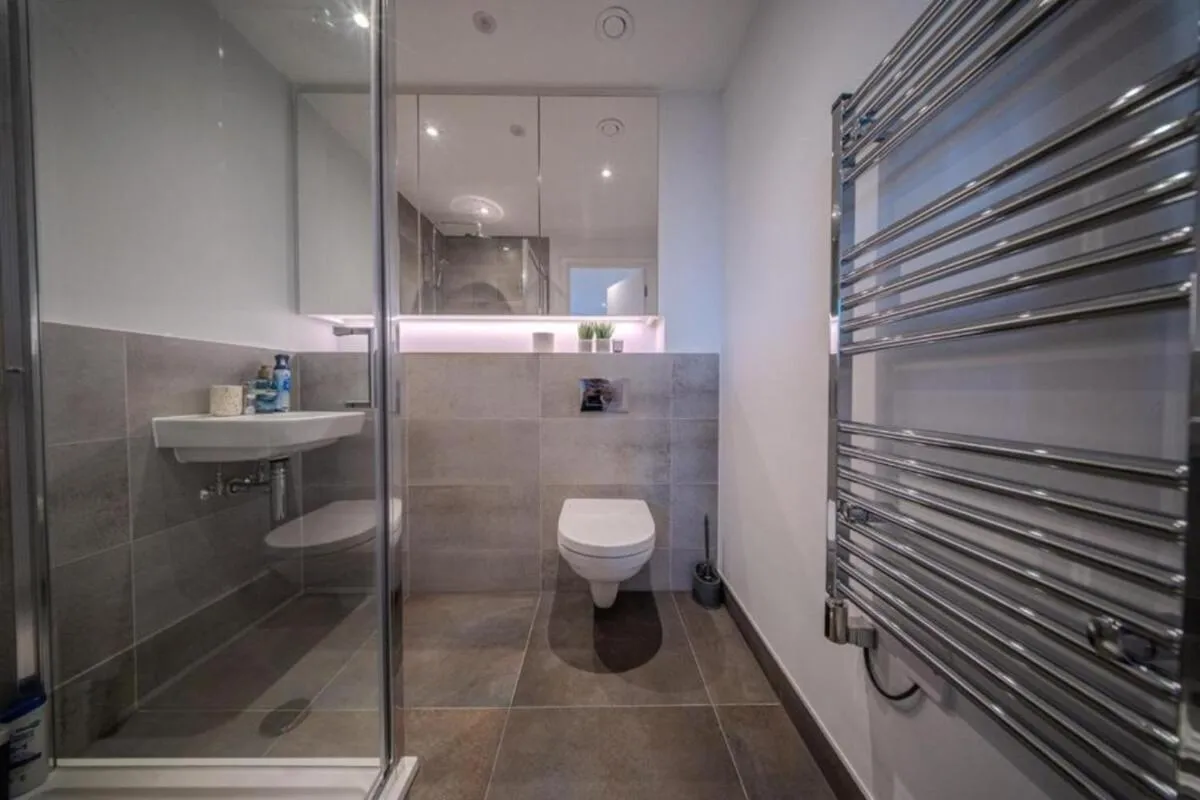 Image 3 of Luxuary 2BR Apt Sleeps 9, Wembley and Park Views