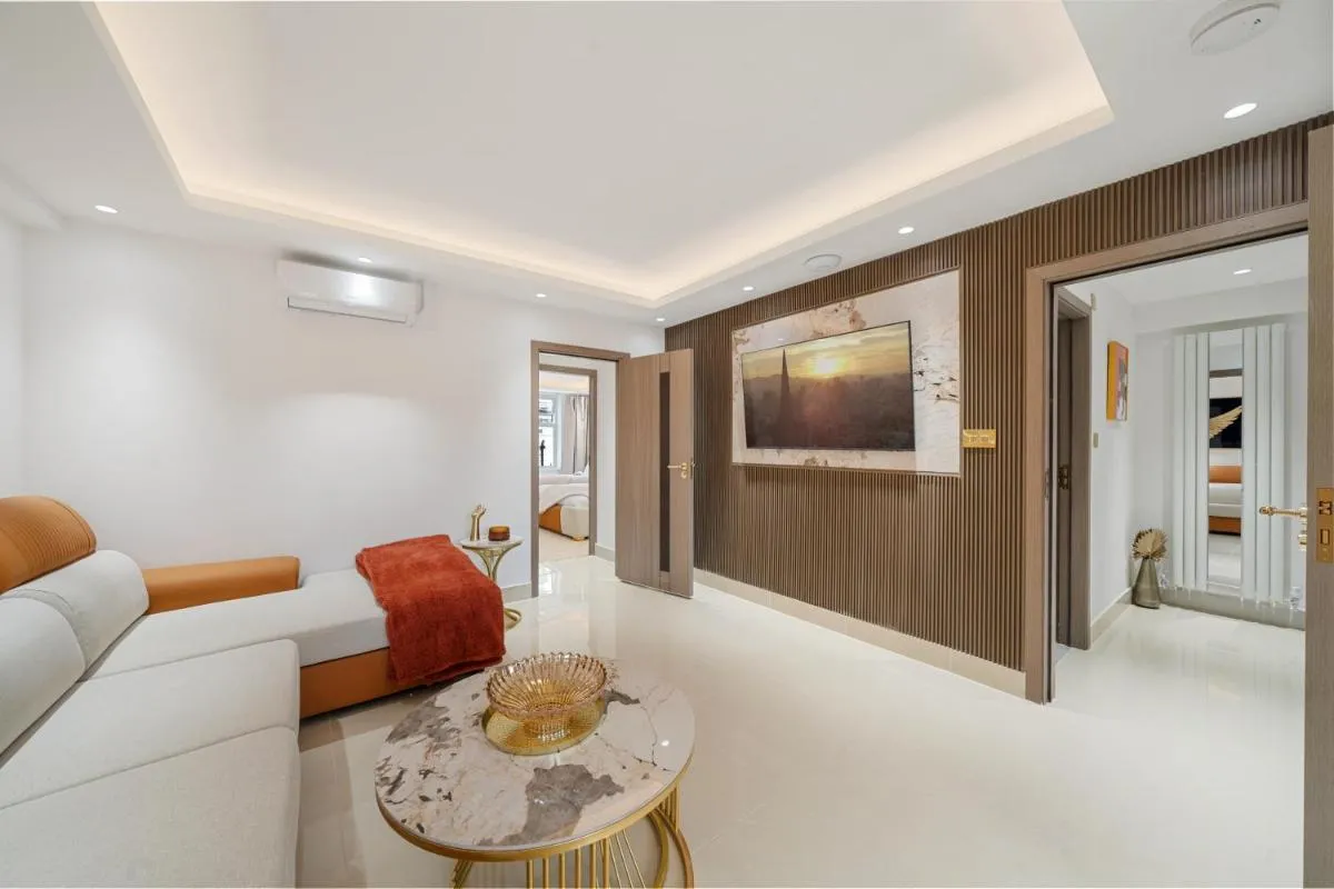 Image 5 of Luxurious 2-Bedroom Apartment in the Heart of Mayfair H1