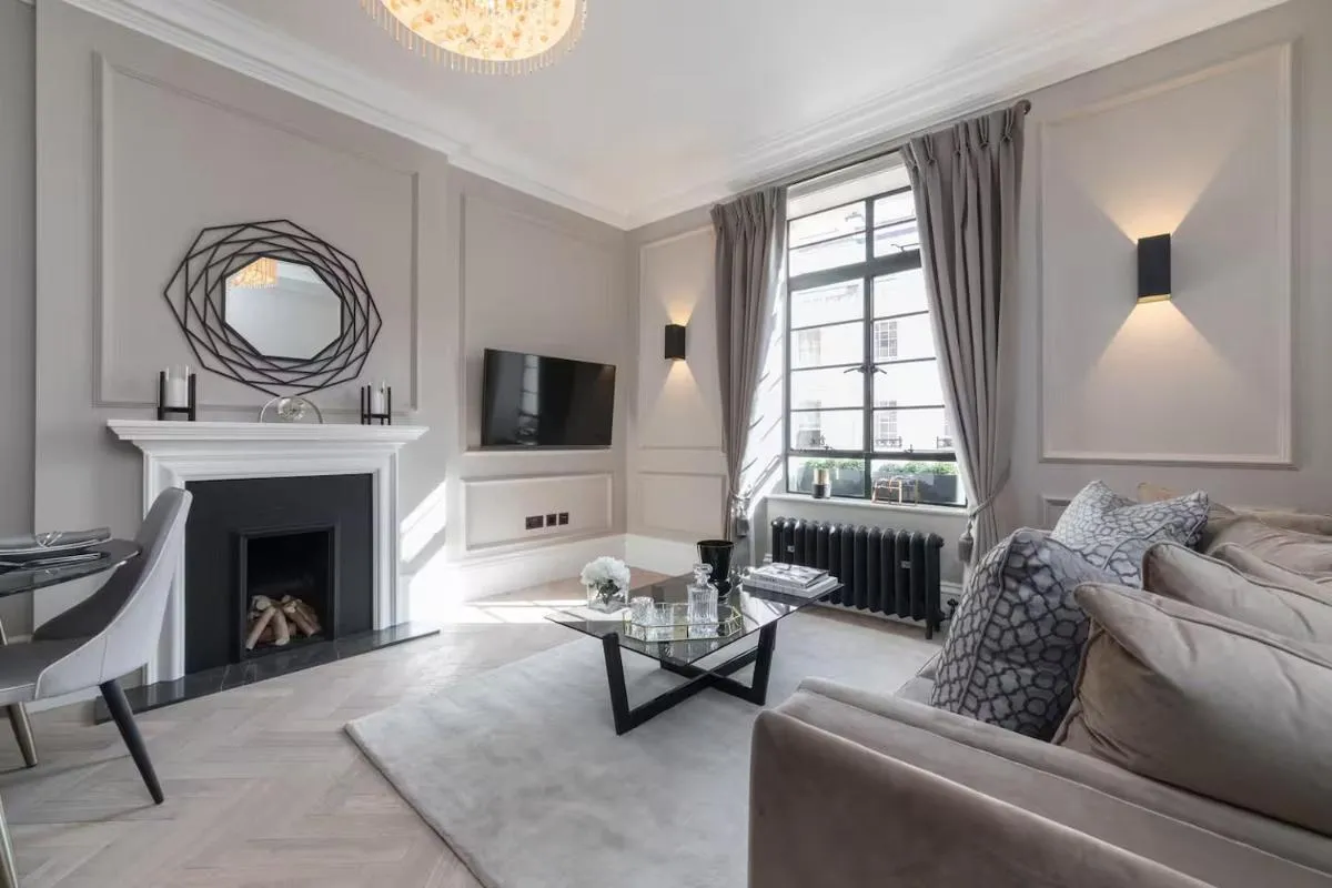 Image 5 of Luxurious 2-Bedroom Flat in Hyde Park – Pass the Keys