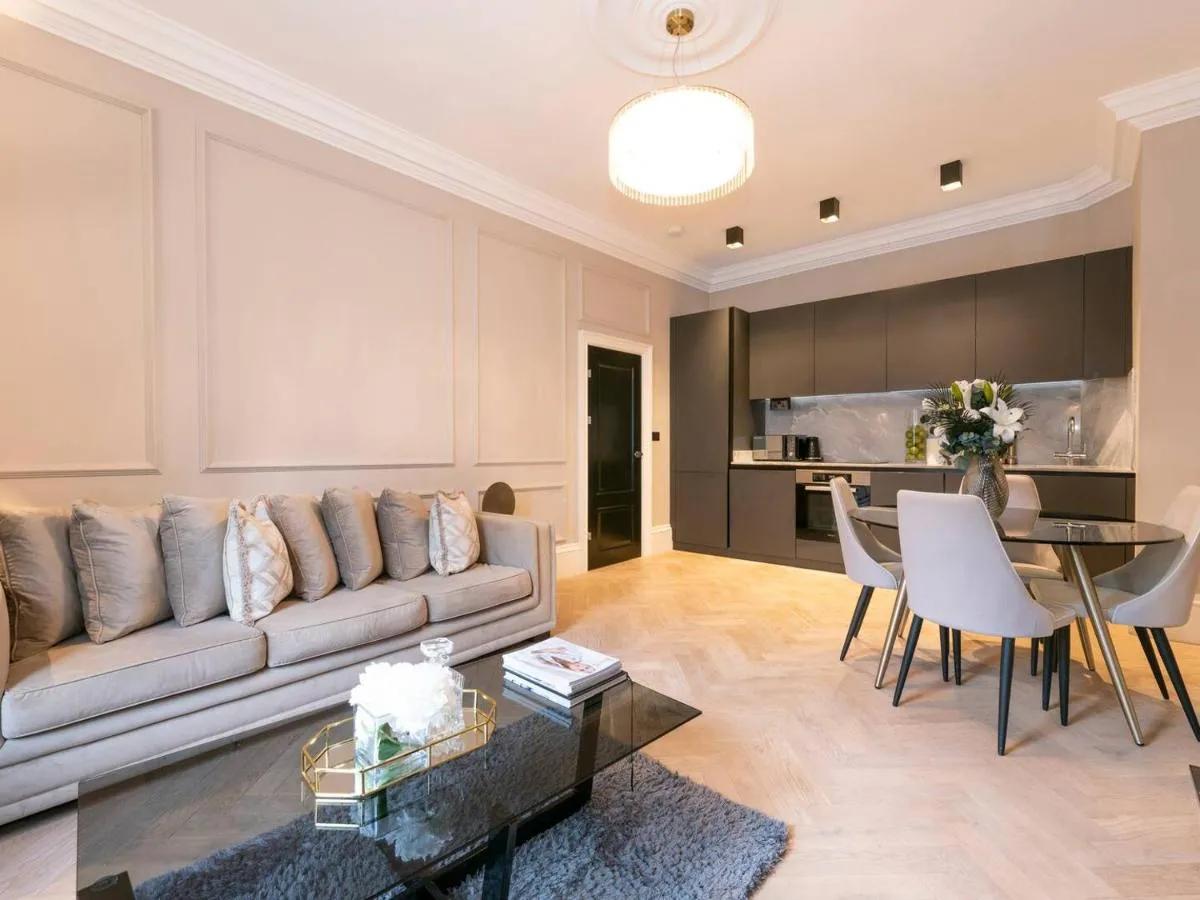 Image 4 of Luxurious 2-Bedroom Flat in Hyde Park – Pass the Keys