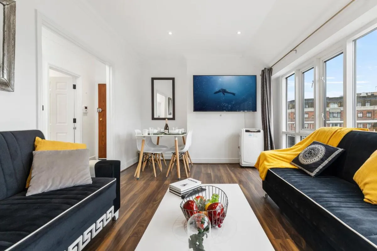 Image 4 of Luxurious 2-Bedroom Penthouse In Marble Arch -65GC