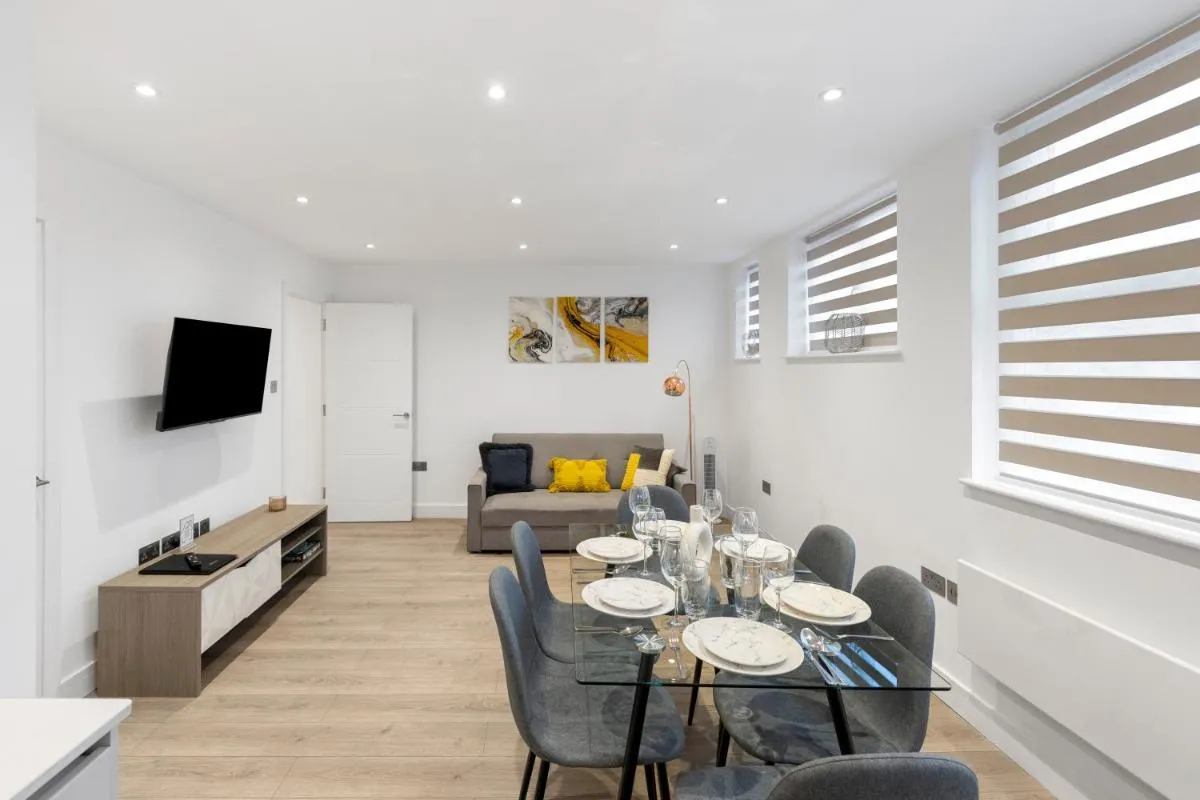 Image 5 of Luxurious 2 BR – Apartment – Sleeps 6