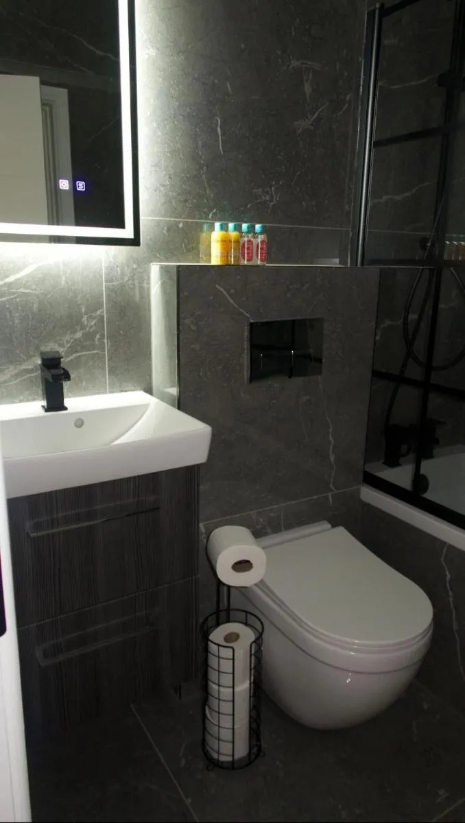 Image 3 of Luxurious 2 bed Apartment in London – Long Stays – Free Parking