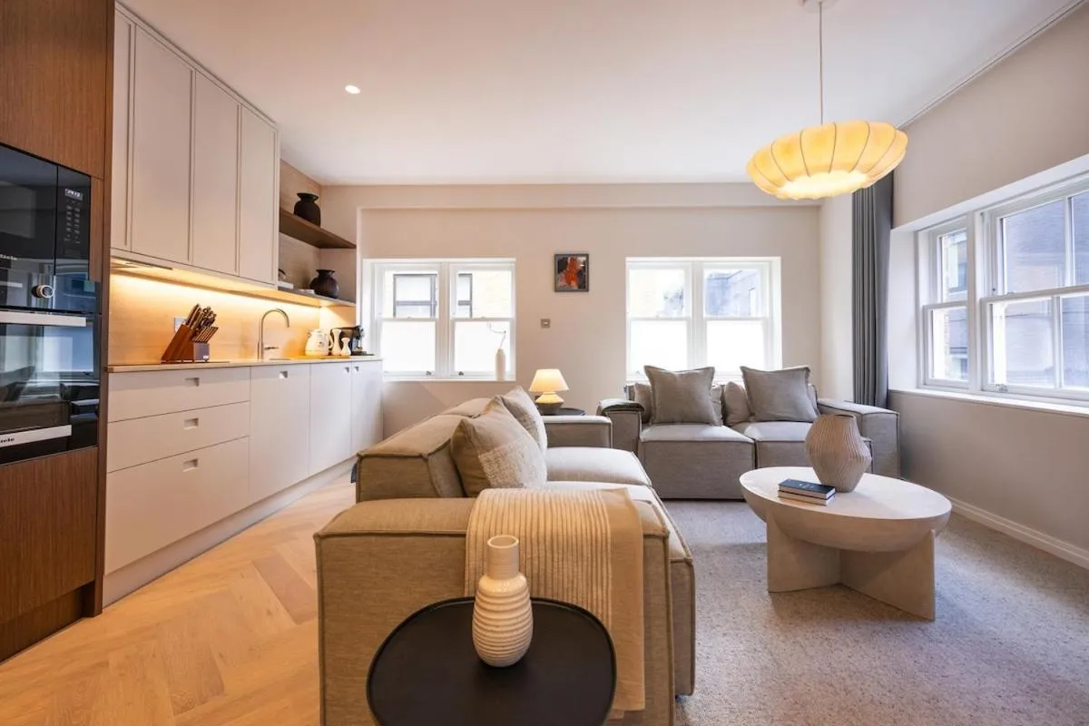 Image 4 of Luxurious 2 bed flat in Covent Garden