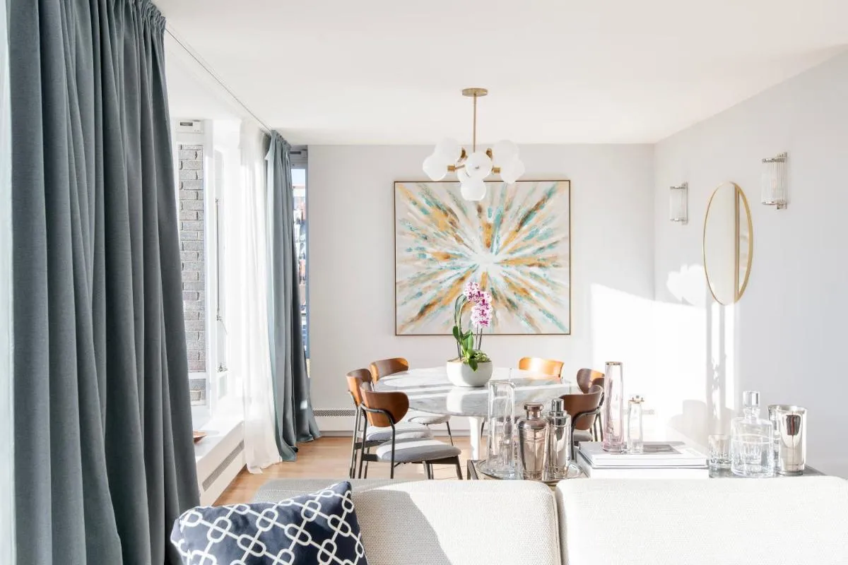 Image 4 of Luxurious 3 Double Bedroom Mayfair Apartment