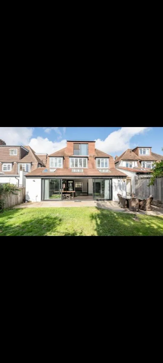 Image 4 of Luxurious 6-bed House in Wimbledon
