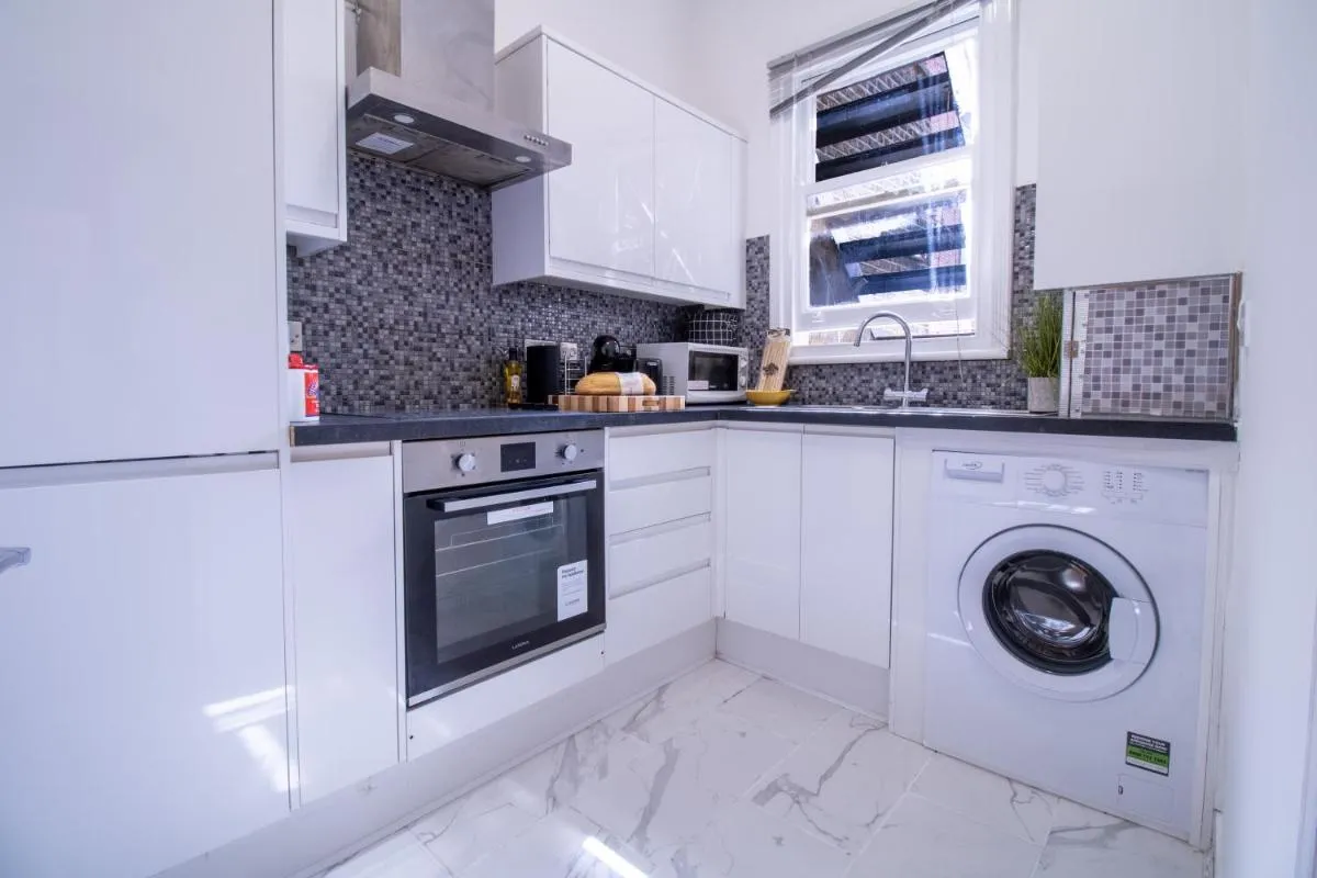 Image 5 of Luxurious Apartments on Oxford Street