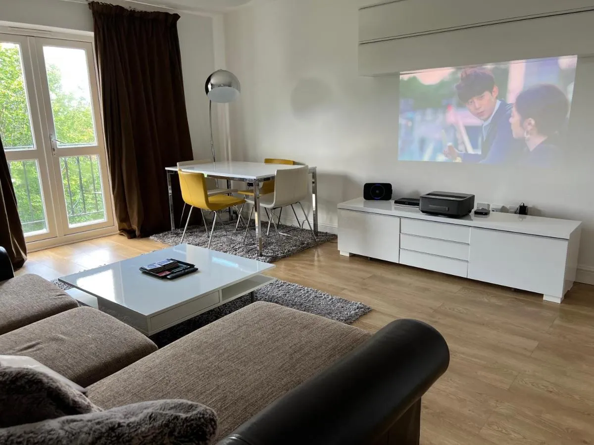 Image 4 of Luxurious Entire 2-Bedroom Apartment in the Heart of Bromley