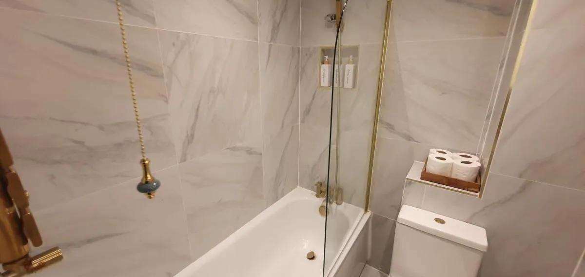 Image 3 of Luxurious Flat 19min from London, 7min to station