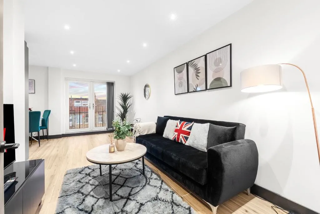 Image 1 of Luxurious Modern 2 Bedroom Apartment with Terrace