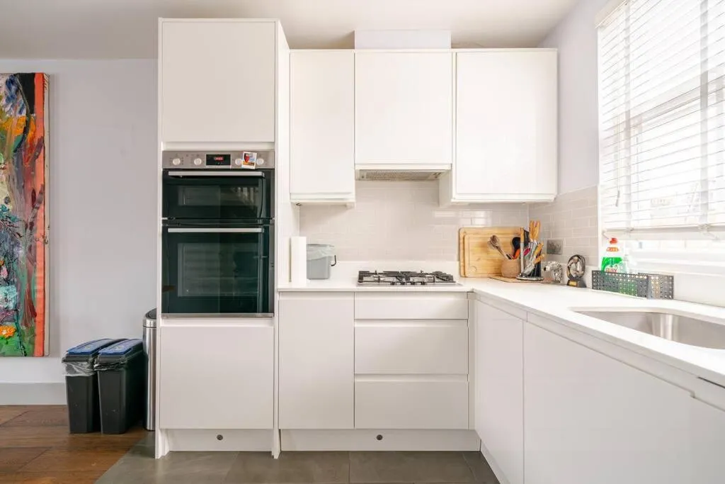 Image 3 of Luxurious & Modern 2 bedroom Notting Hill Townhouse
