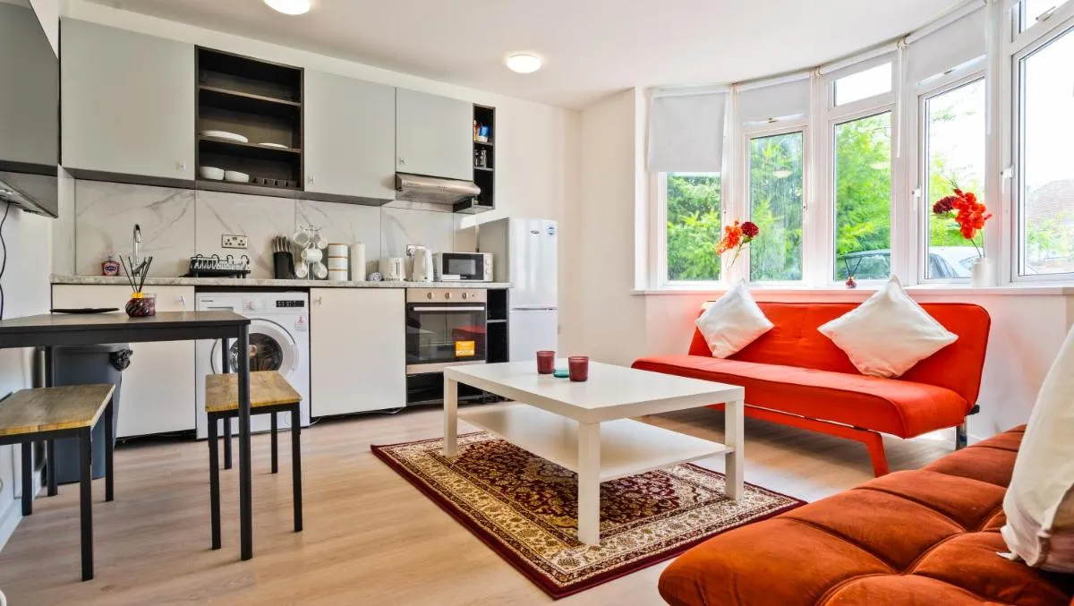 Image 3 of Luxury 1 Bed Flat Golders Green, Central London