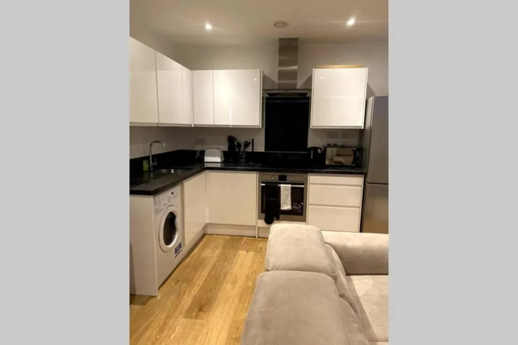 Image 4 of Luxury 1 Bedroom Apartment with Netflix & Parking