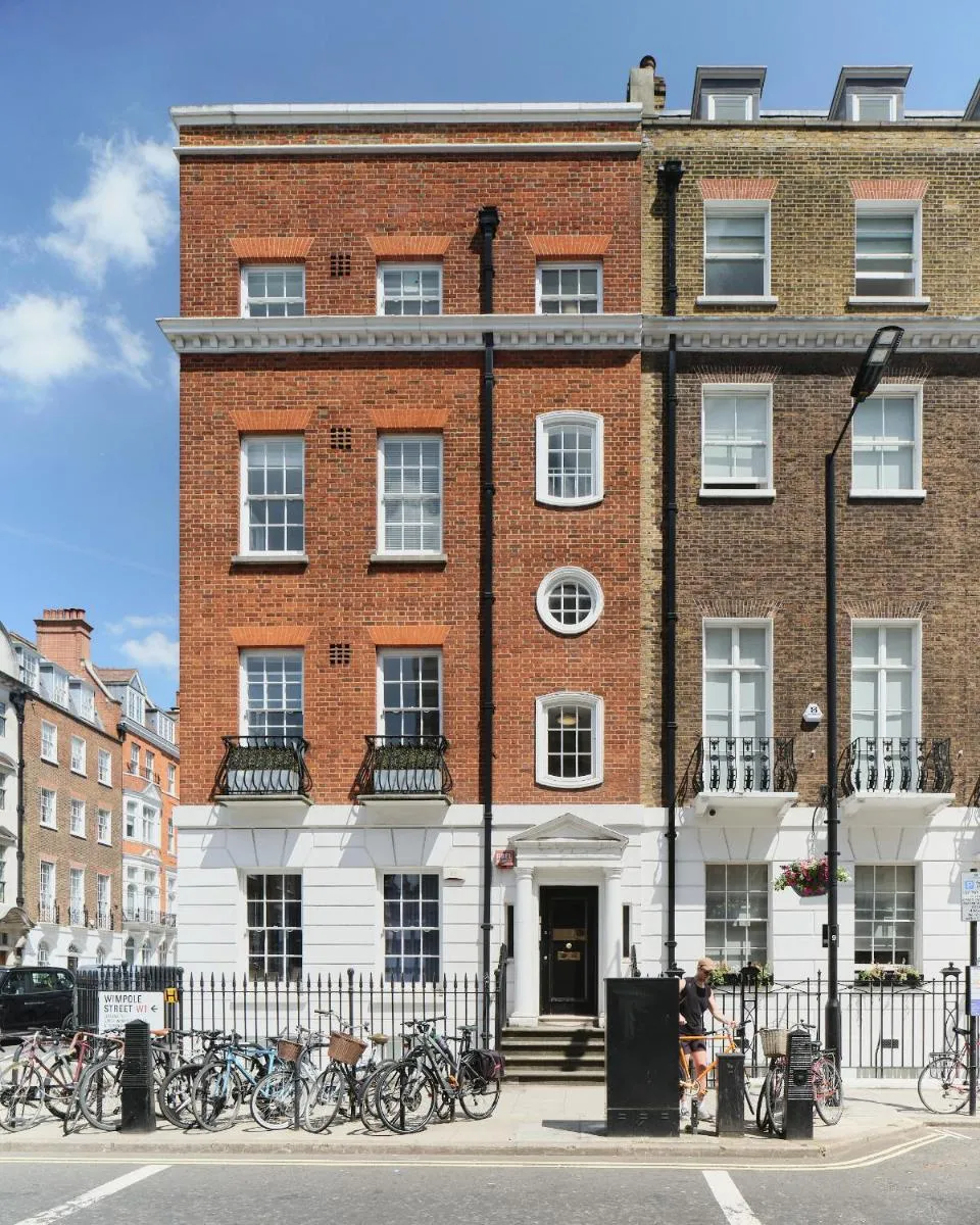 Image 4 of Luxury 1-bedroom apartment in Marylebone
