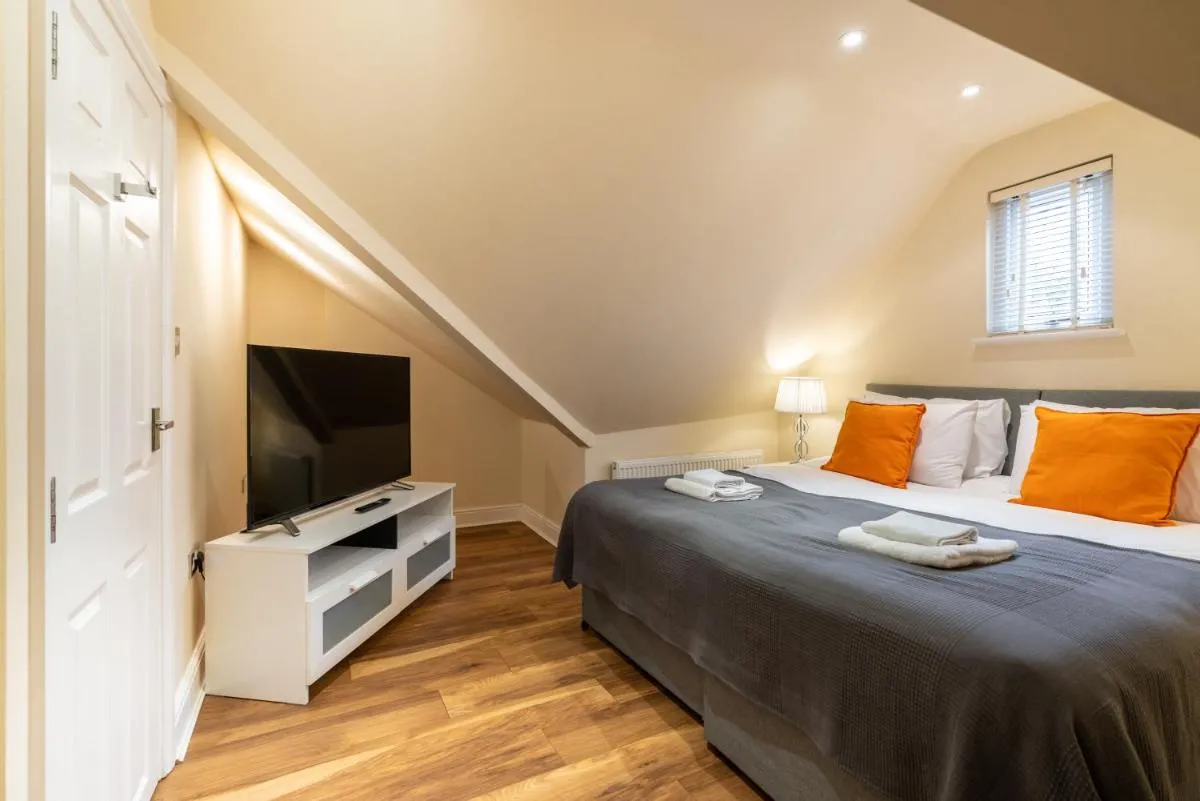 Image 5 of Luxury 2BDR duplex apt, N London, 2 floors